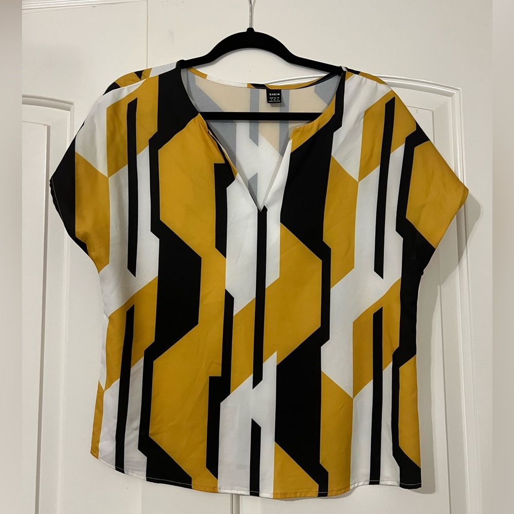 Patterned Short Sleeve Shirt